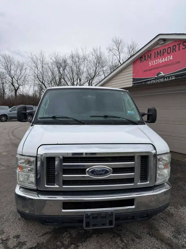 2014 Ford E-Series E-250 Van photo 1