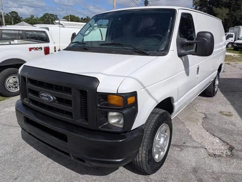 2012 Ford E-Series E-150 Van photo 5