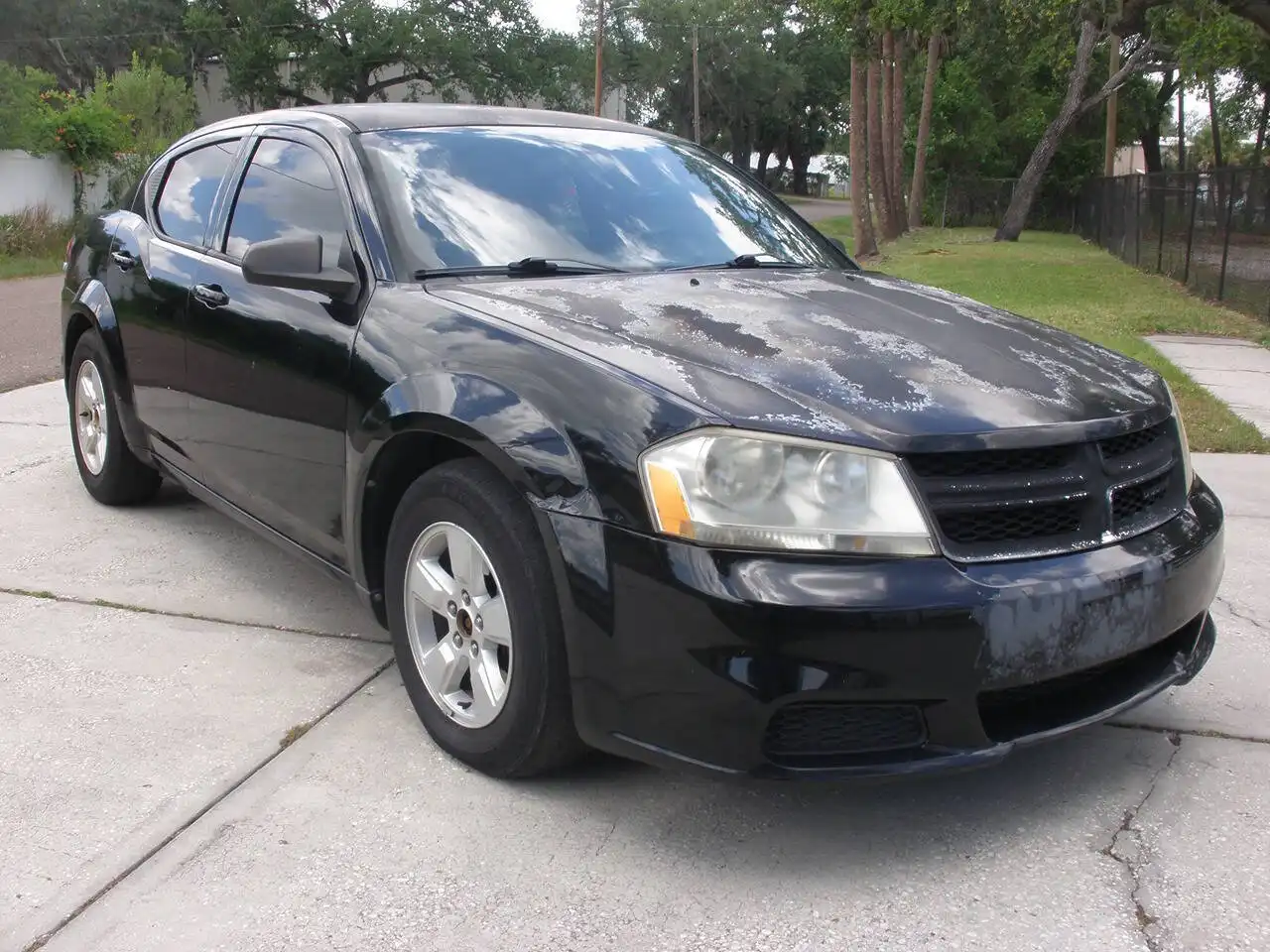2013 Dodge Avenger SE's photo