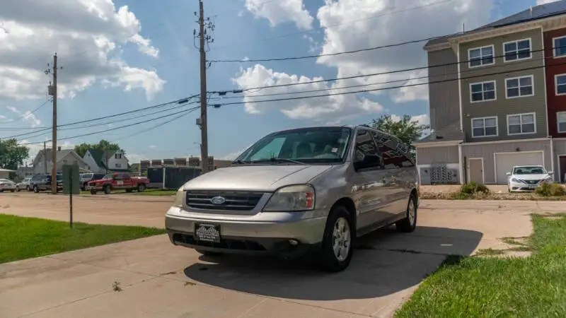 2004 Ford Freestar SES photo 1