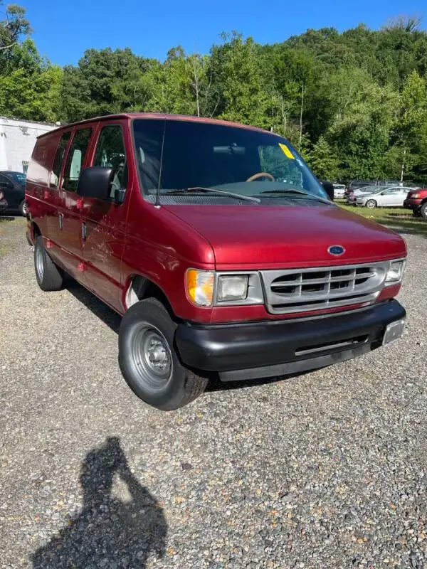 2002 Ford E-Series E-250 Van's photo
