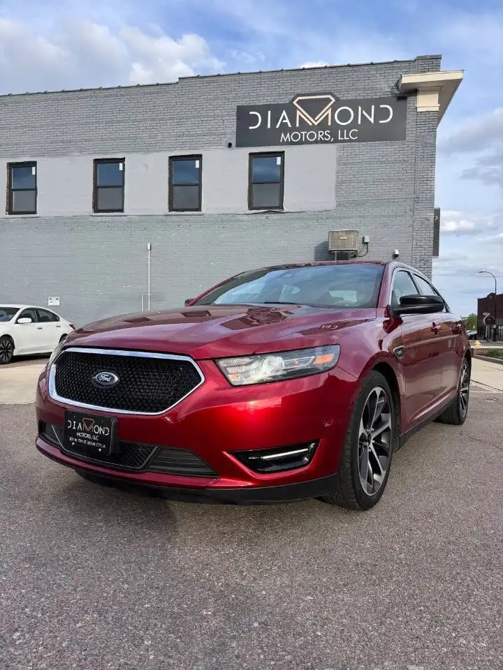 2016 Ford Taurus SHO AWD's photo