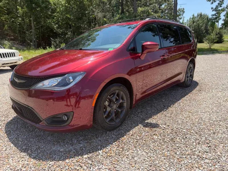 2020 Chrysler Pacifica Touring L Plus photo 4