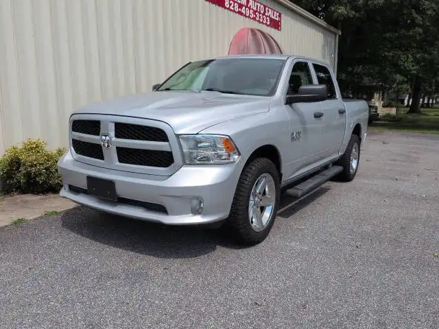 2017 RAM 1500 Express 4x4 Crew Cab 5'7's photo