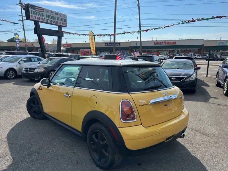 2007 MINI Cooper Base photo 5