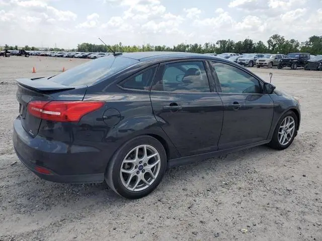 2015 Ford Focus SE Sedan photo 4
