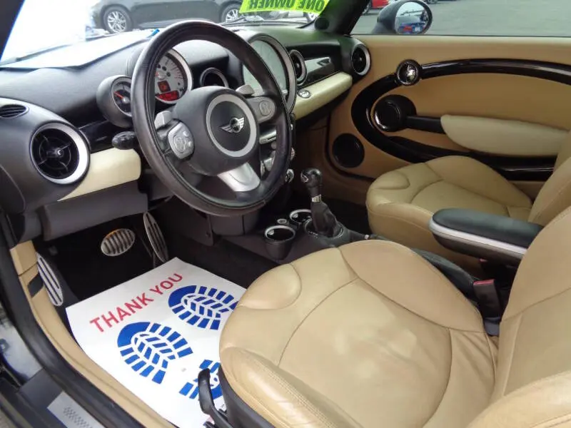 2009 MINI Cooper S photo 5