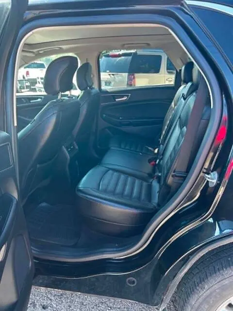 2017 Ford Edge SEL photo 3