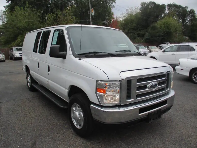 2012 Ford E-Series E-250 Van photo 5