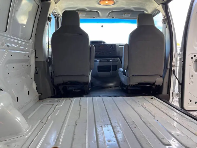 2012 Ford E-Series E-250 Van photo 4