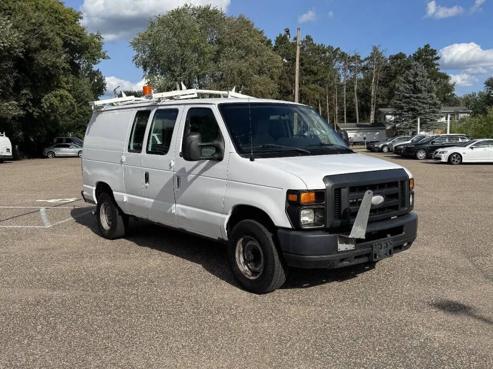 2014 Ford E-Series E-250 Van photo 4