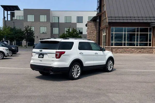 2014 Ford Explorer XLT 4x4 photo 4