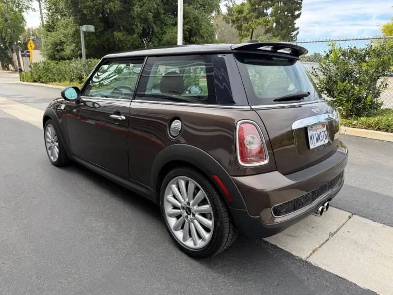 2010 MINI Cooper S photo 4