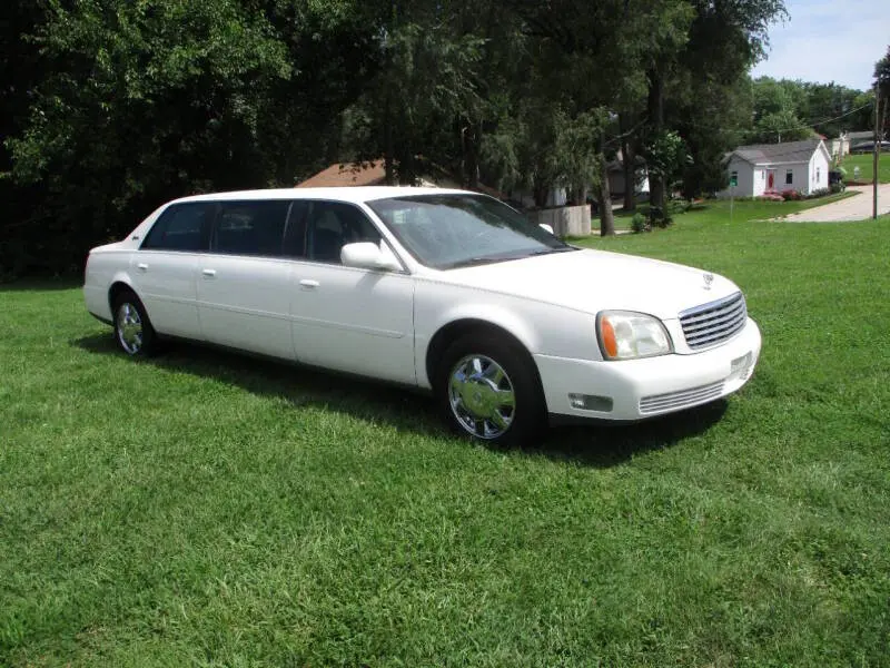 2005 Cadillac DeVille Professional photo 3