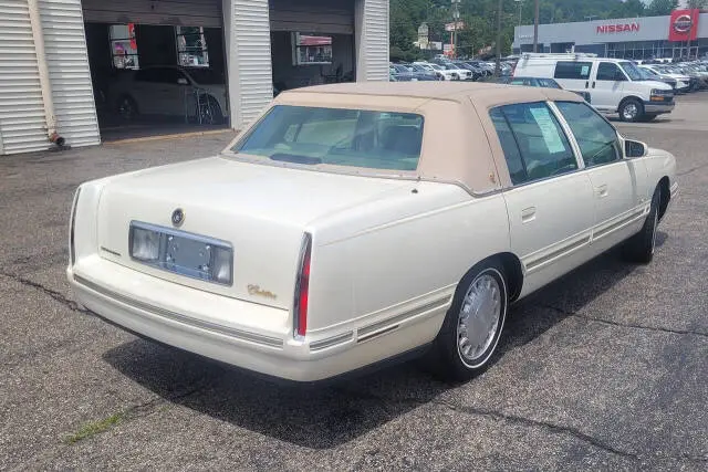 1998 Cadillac DeVille Base photo 3