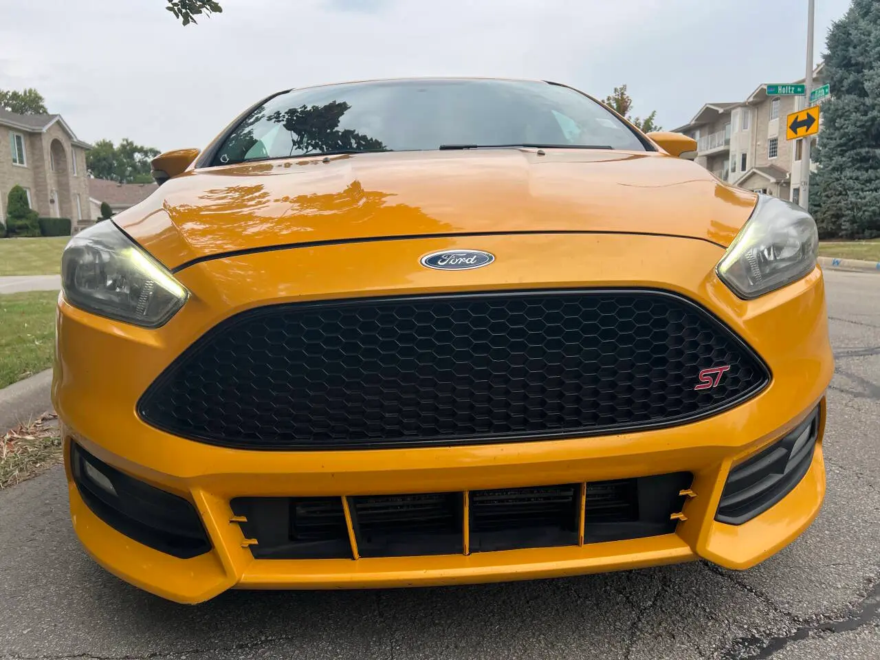2016 Ford Focus 5 Door Hatch ST photo 4