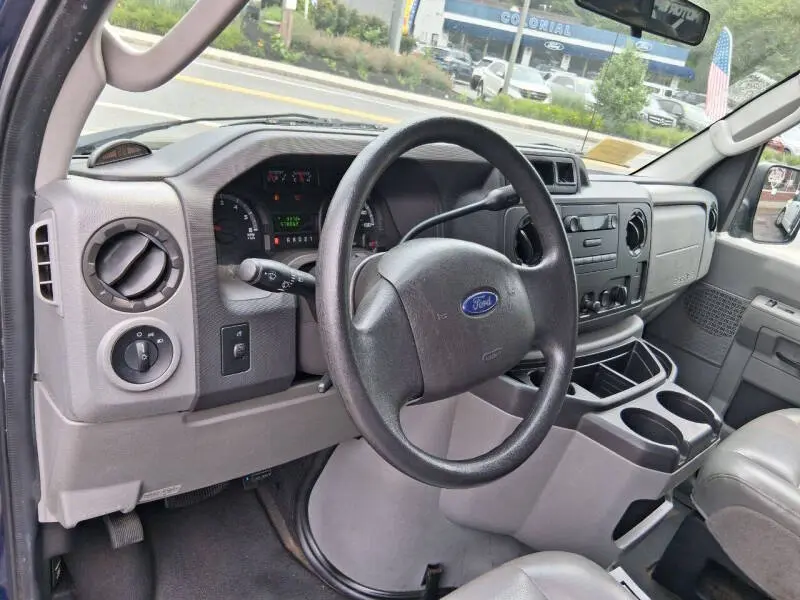 2009 Ford E-Series E-250 Extended photo 5
