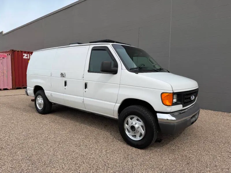 2007 Ford E-Series E-150 Van photo 3
