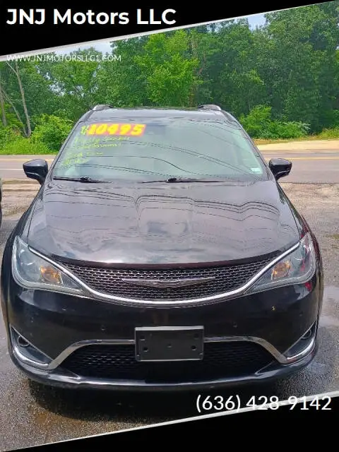 2017 Chrysler Pacifica Touring-L Plus photo 1