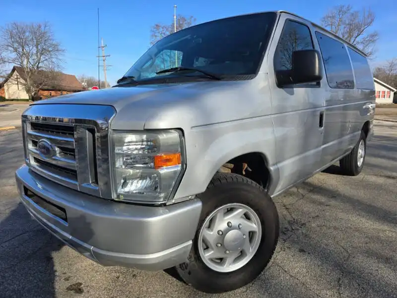 2009 Ford E-Series E-150 Van's photo