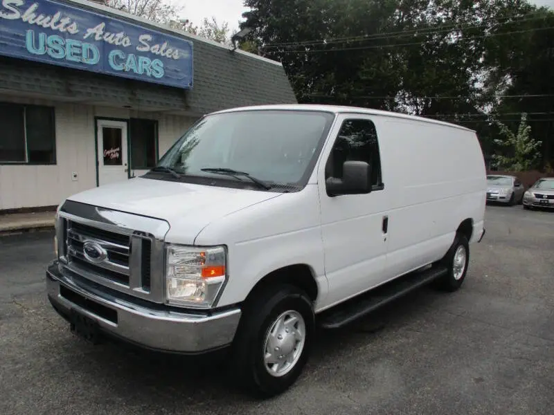 2012 Ford E-Series E-250 Van photo 3