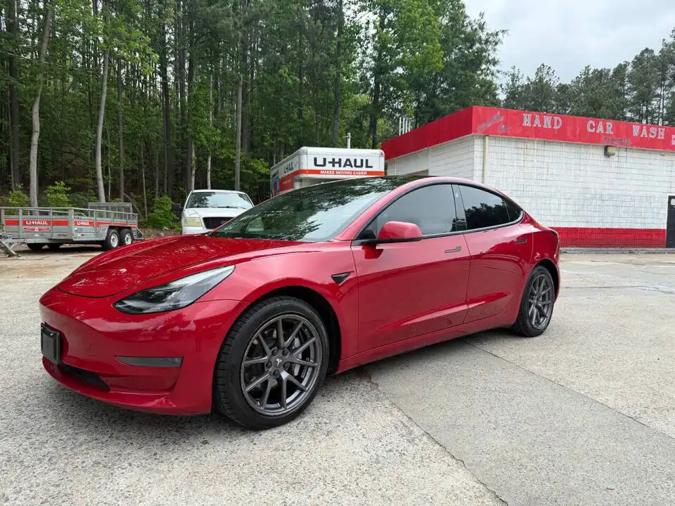 2022 Tesla Model 3 Standard Range Plus's photo