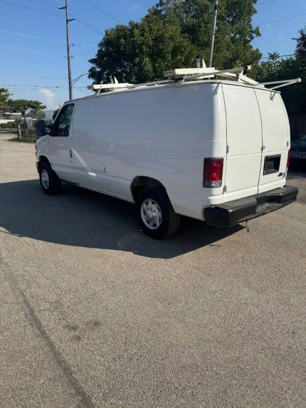 2012 Ford E-Series E-250 Van photo 4