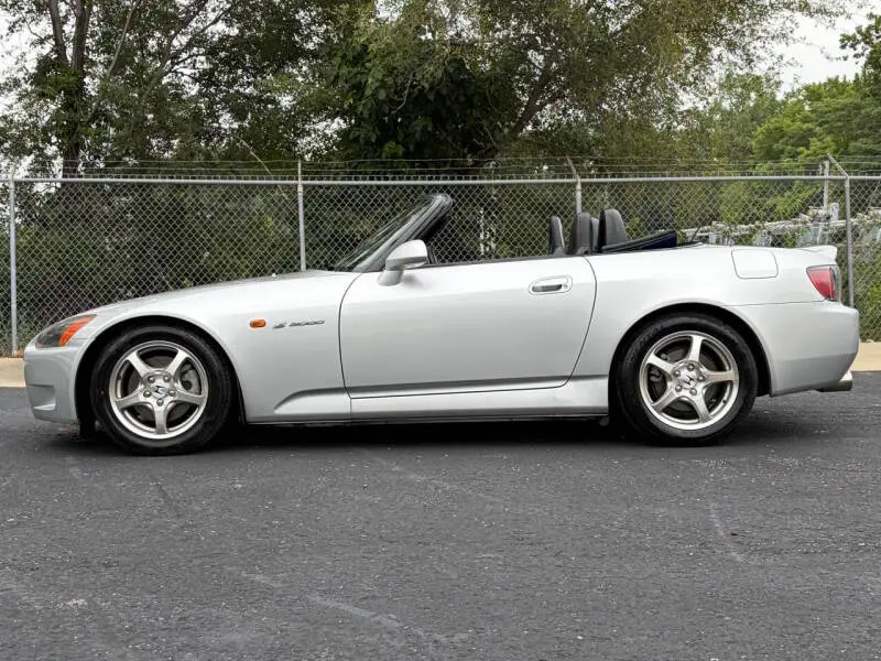 2002 Honda S2000 Base photo 4