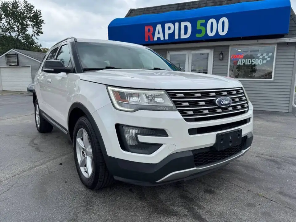 2016 Ford Explorer XLT 4WD photo 1