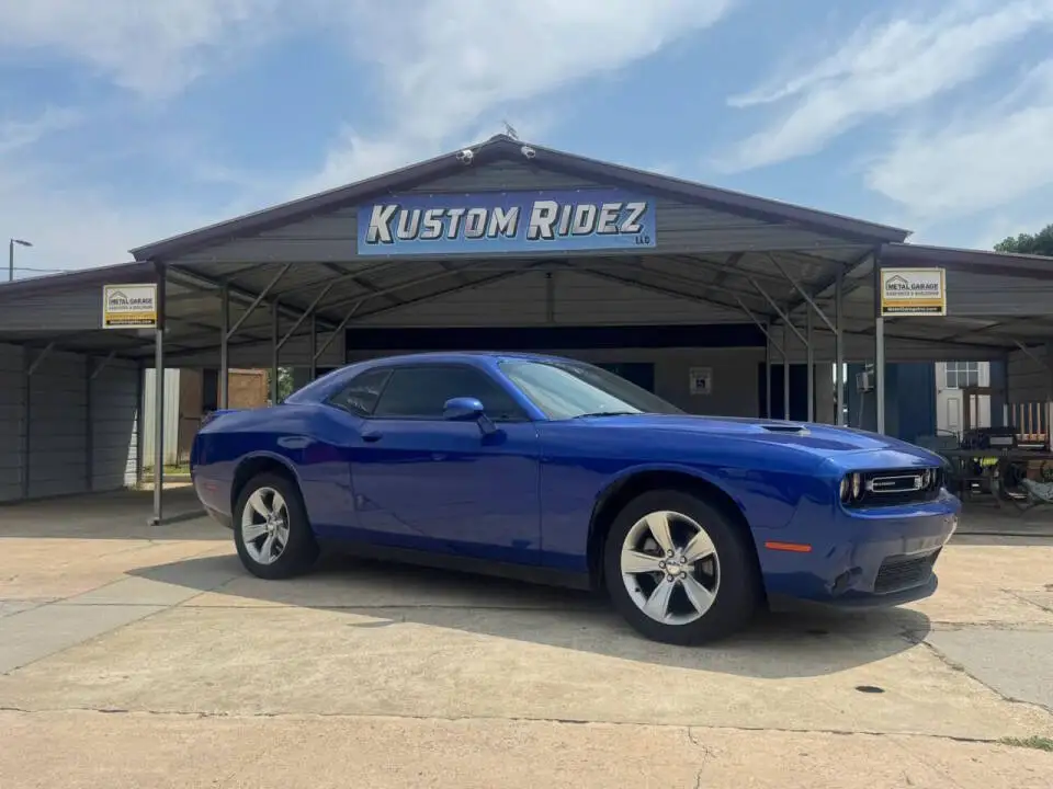 2021 Dodge Challenger SXT Auto photo 1