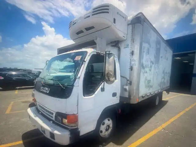 2005 Isuzu NPR's photo