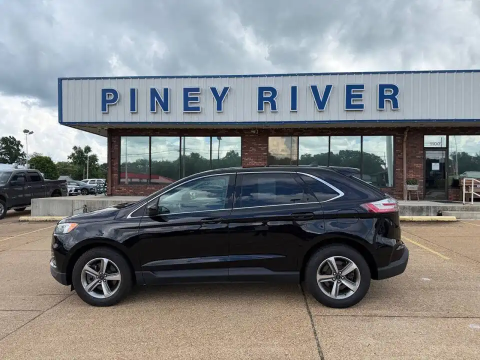 2024 Ford Edge SEL AWD's photo