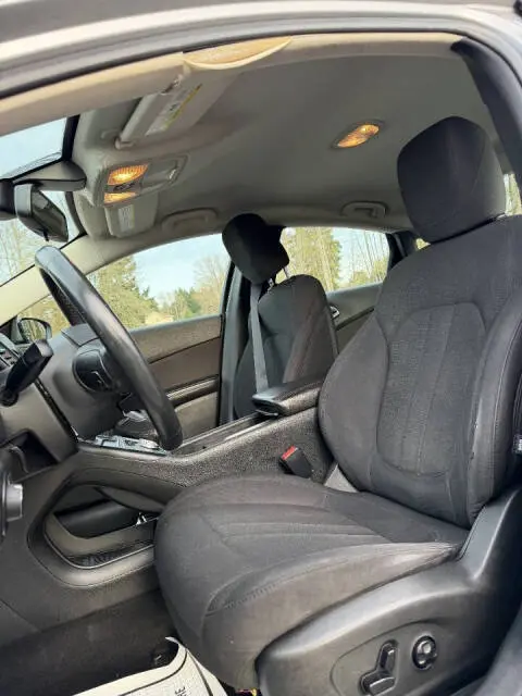2015 Chrysler 200 Limited photo 3