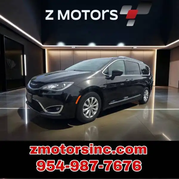 2018 Chrysler Pacifica Touring L's photo
