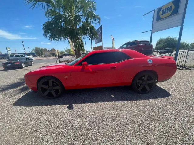 2015 Dodge Challenger R/T Plus photo 3