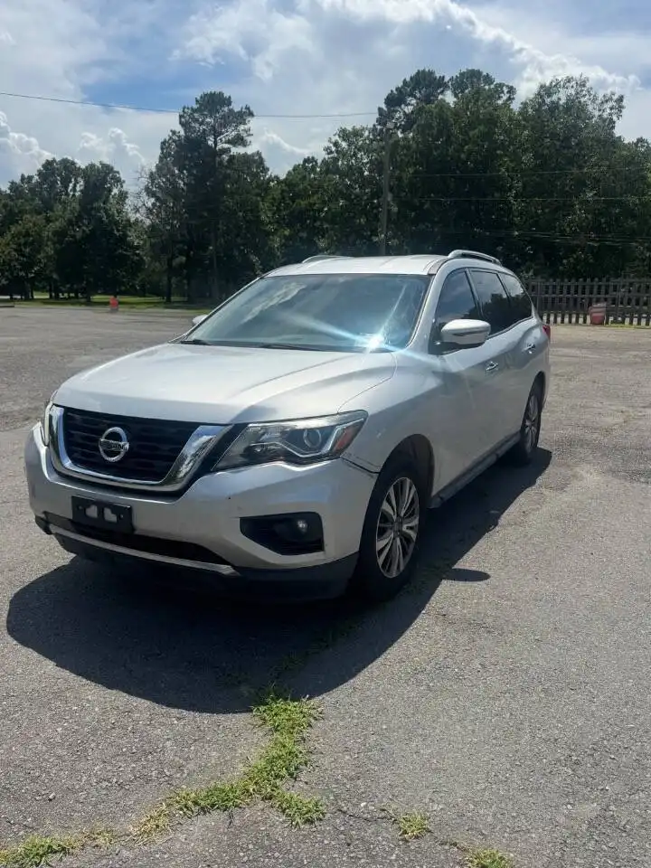 2018 Nissan Pathfinder SV 4WD's photo