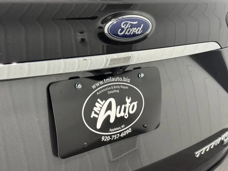 2020 Ford Edge Titanium AWD photo 5
