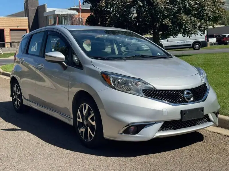 2016 Nissan Versa Note 1.6 SR CVT photo 1