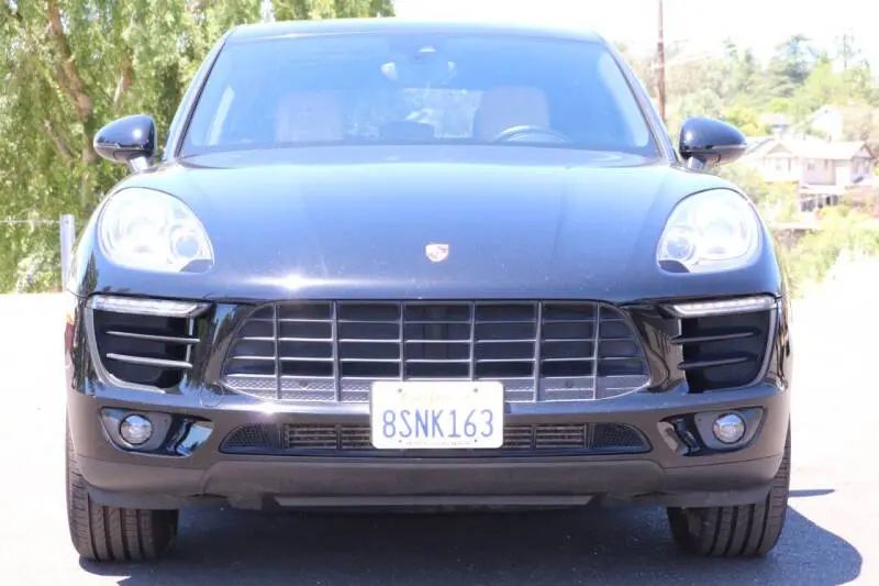 2017 Porsche Macan Base photo 3