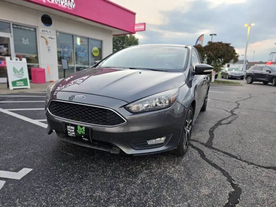 2017 Ford Focus SEL Sedan's photo