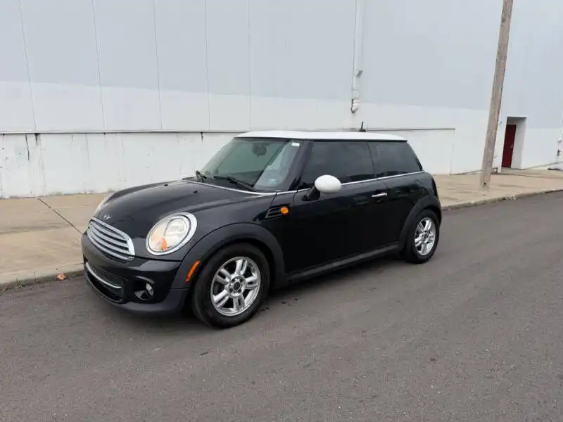 2011 MINI Cooper Base's photo