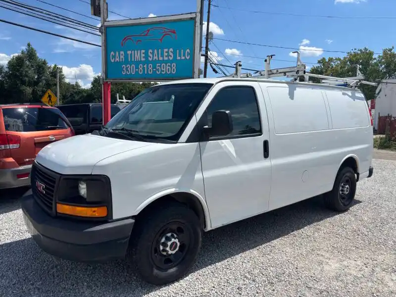 2016 GMC Savana 2500's photo