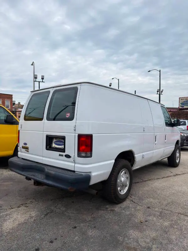 2014 Ford E-Series E-250 Van photo 4