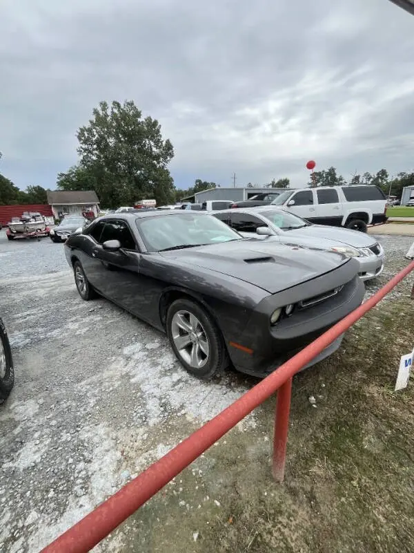 2015 Dodge Challenger SXT photo 3
