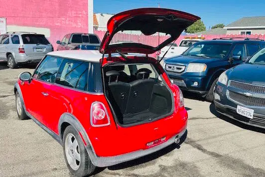 2011 MINI Cooper Base photo 5