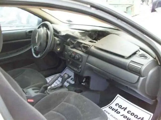 2005 Chrysler Sebring Base photo 3