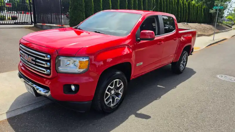 2015 GMC Canyon 4WD SLE Crew Cab Short Box's photo