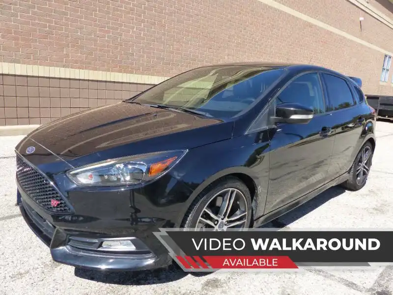 2016 Ford Focus ST Hatchback 5-Door's photo