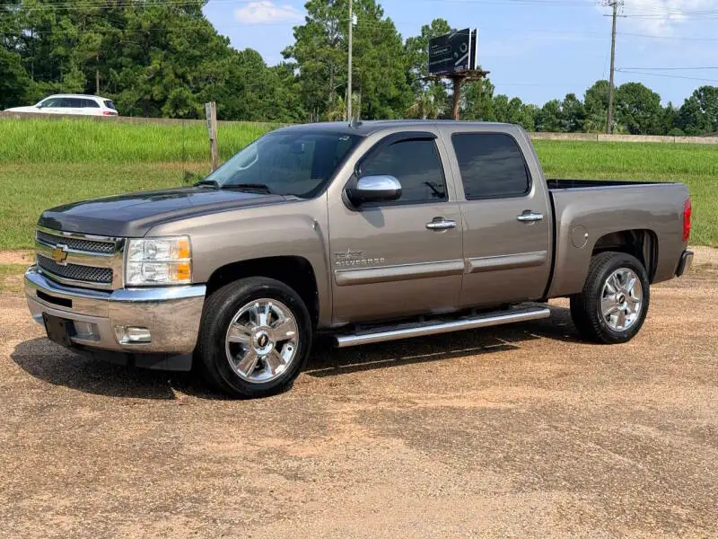 2012 Chevrolet Silverado 1500 LT Crew Cab photo 1