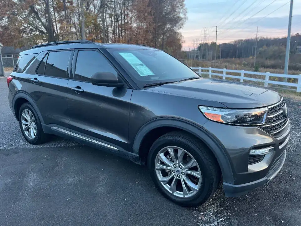 2020 Ford Explorer XLT 4WD photo 1